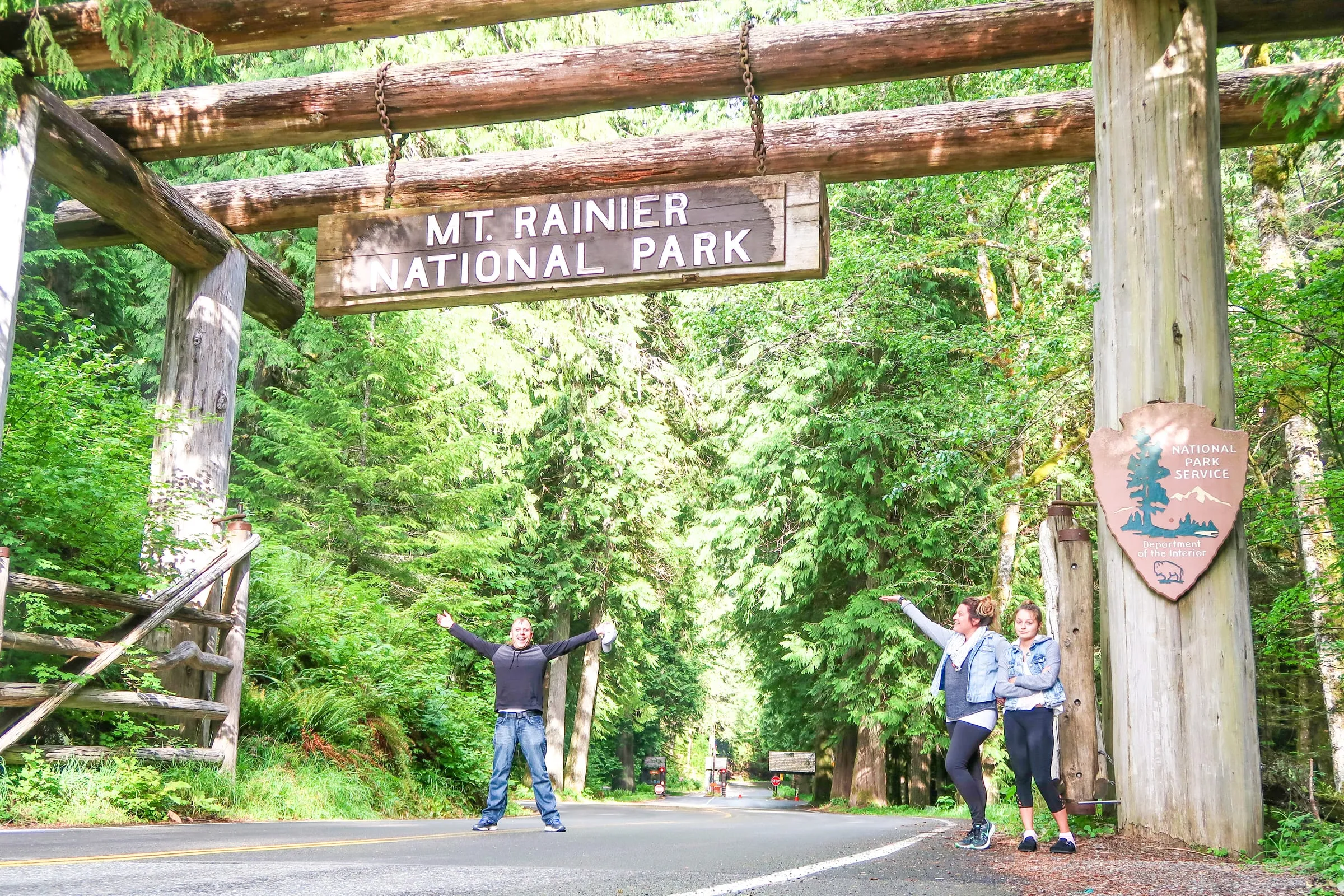 Mount Rainier National Park entrance sign